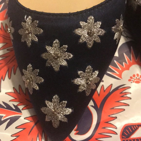 NWOT Zara Navy Blue Embroidered Floral Flats - Picture 3 of 4